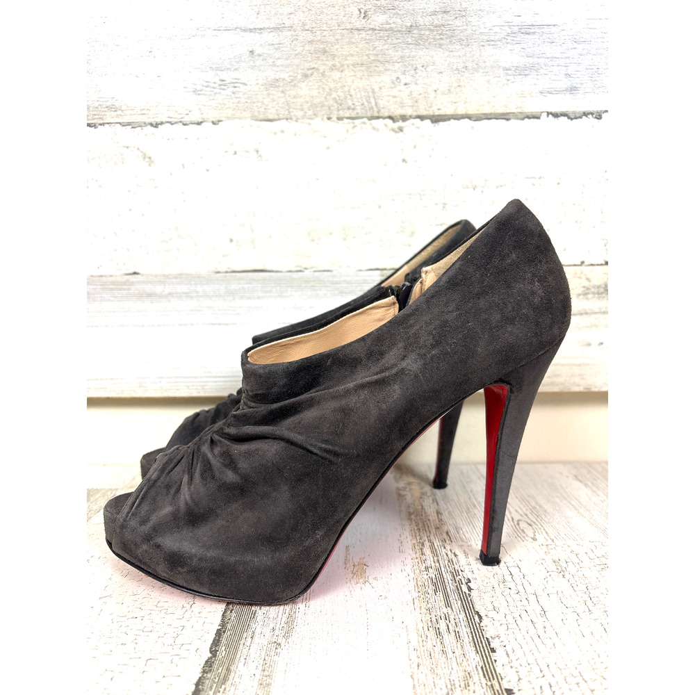 Christian Louboutin Womens 9 Gray Charcoal Suede Tripoli Booties Heels Luxe